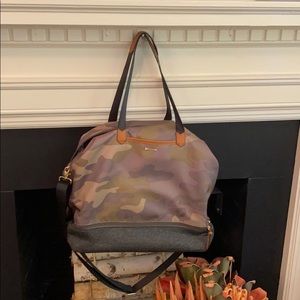 Camouflage travel bag